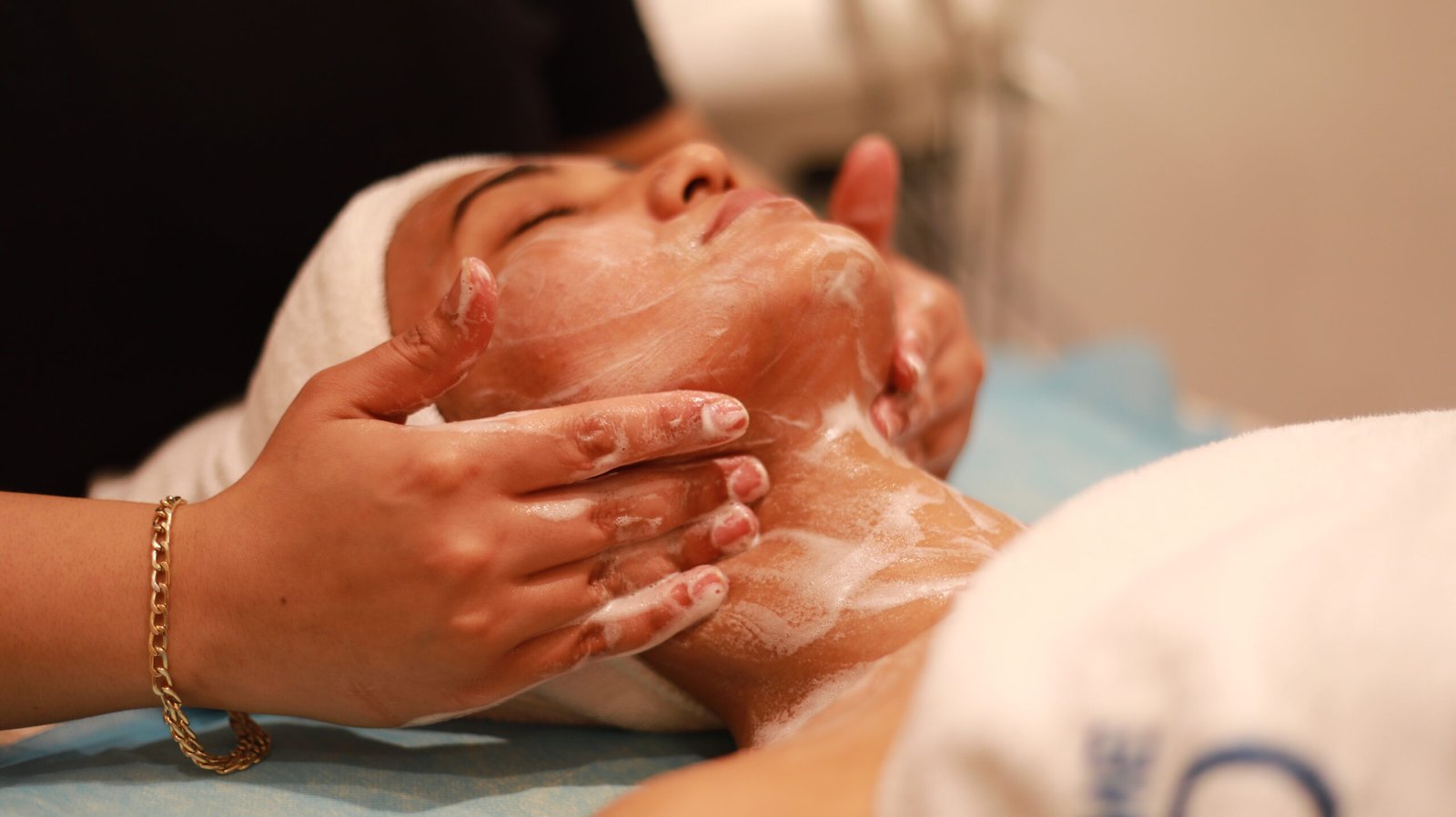 Facial Services in Abu Dhabi